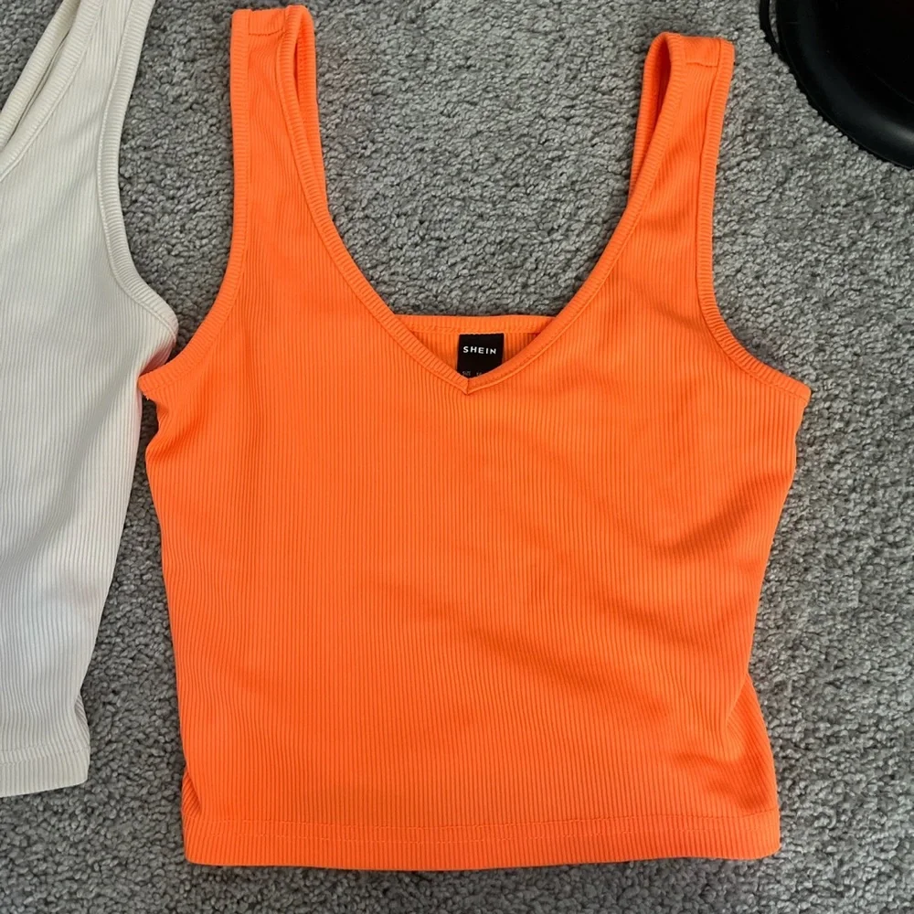 Crème and Orange tank tops from shein both size small never worn super cute - Picture 3 of 3